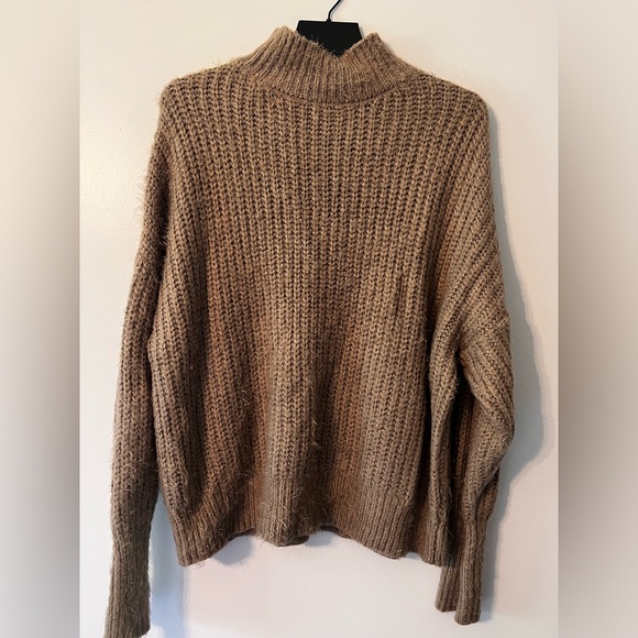 Brown sweater - Picture 1 of 3